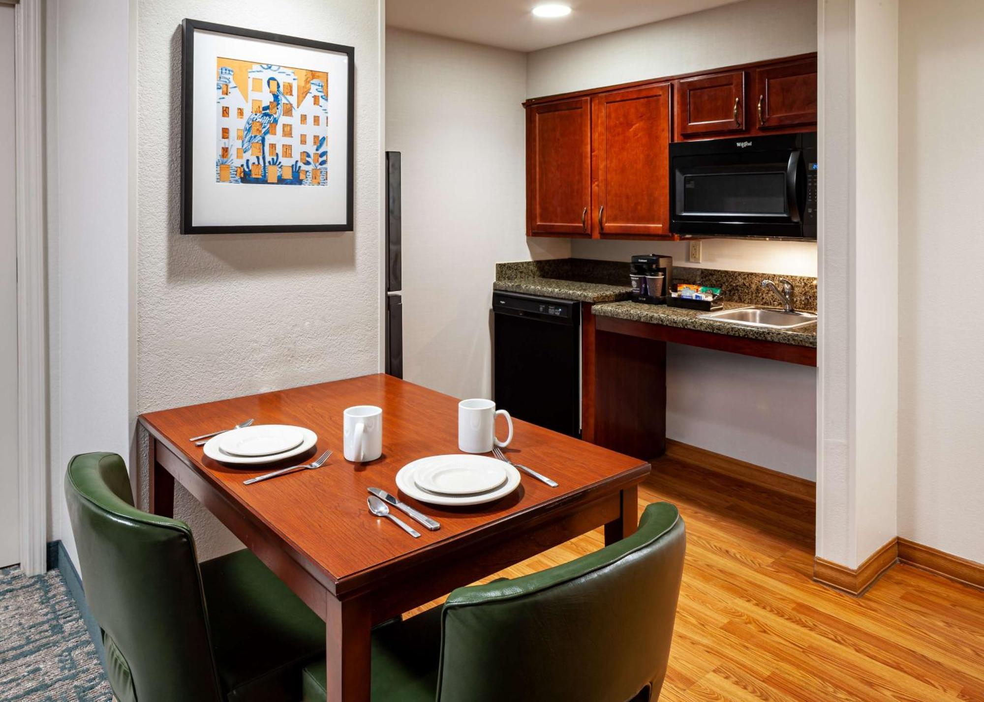 Homewood Suites By Hilton Gainesville Exteriör bild